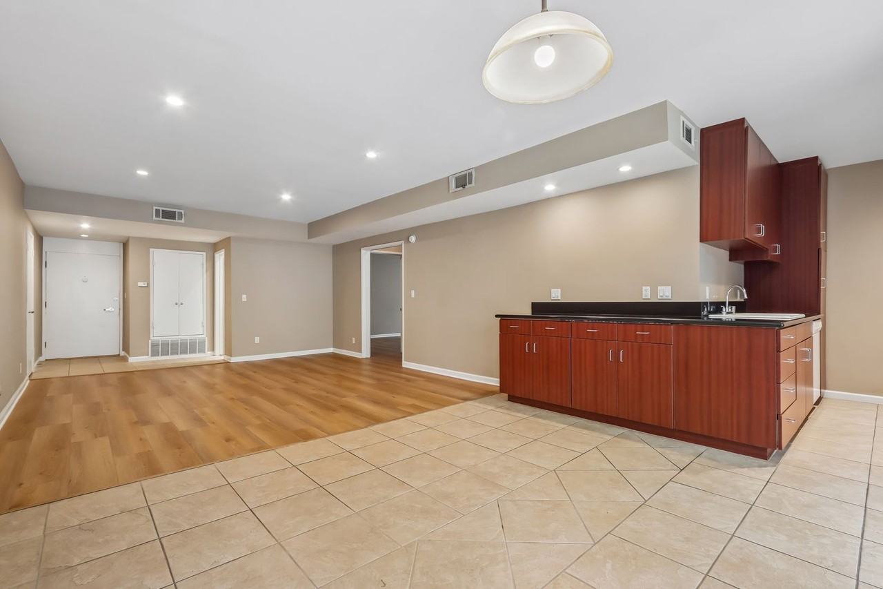 Welcome to 116 N. Wetherly Drive – Prime Los Angeles Living Near Beverly Hills - Photo 3 of 23