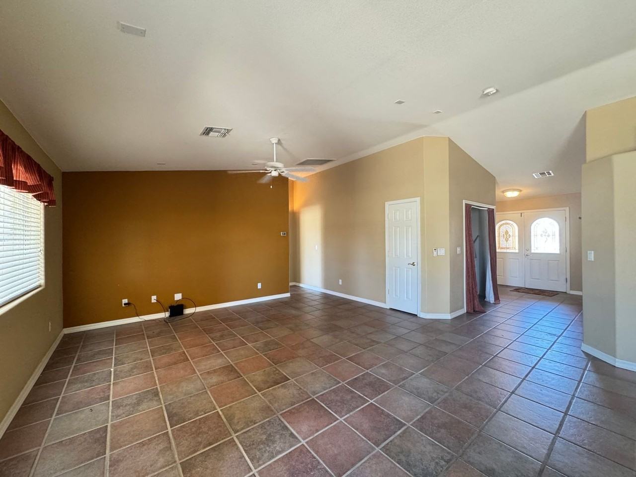 2037 E Desert Palms Dr - Photo 6 of 42