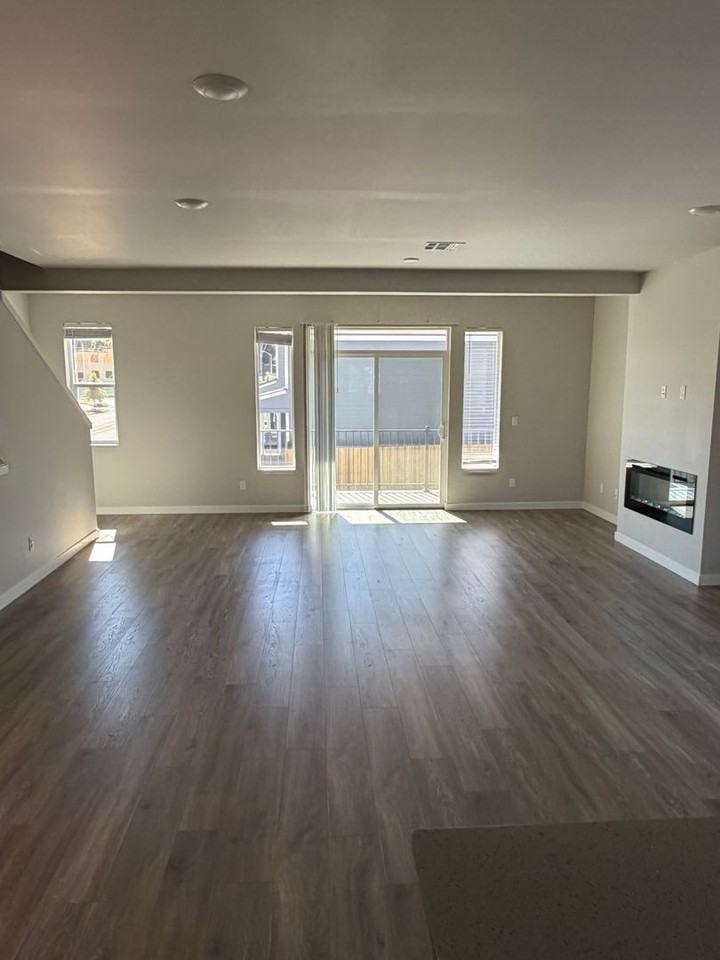 1390 N Steiwer Ln - Photo 6 of 19