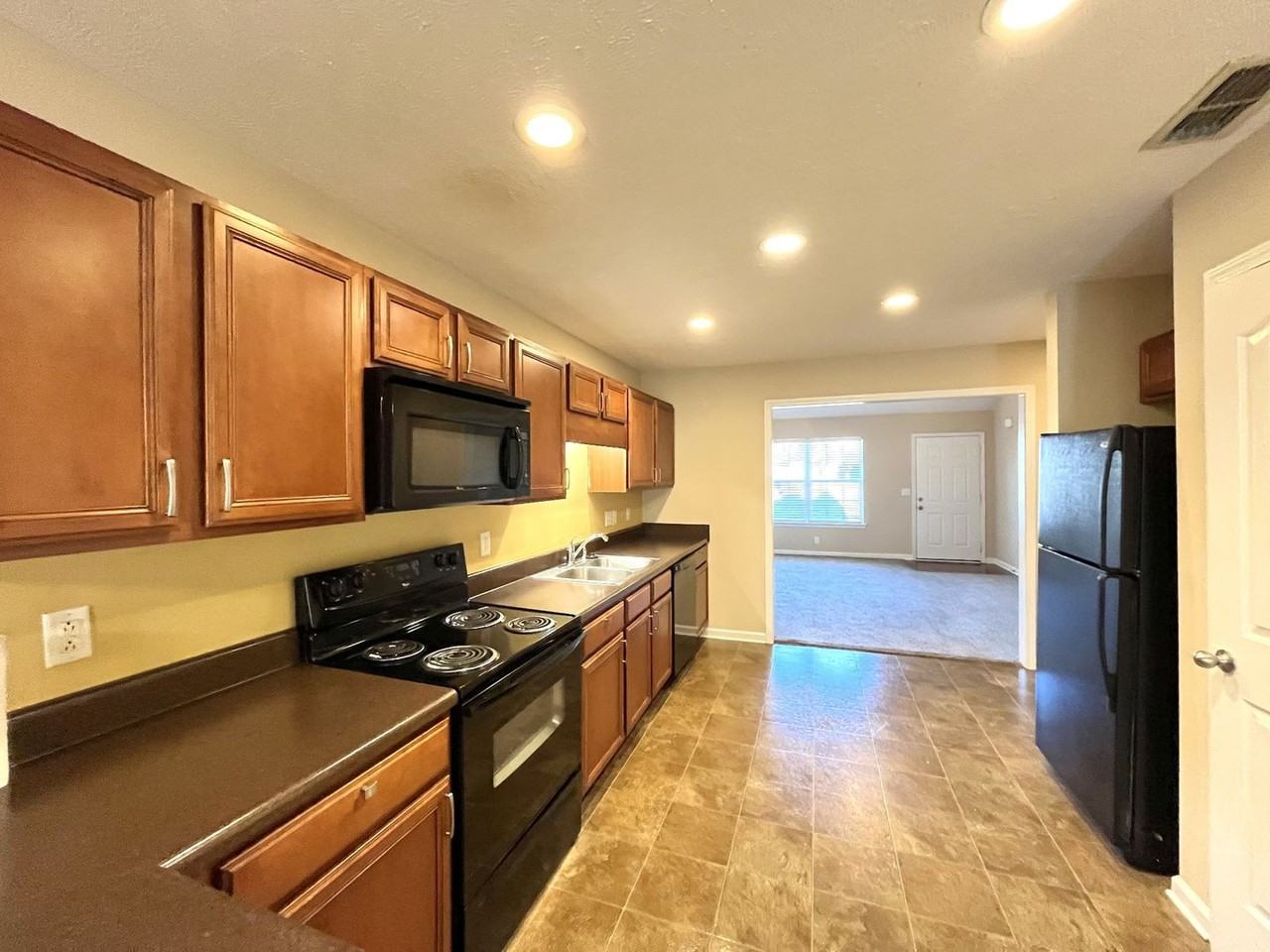 3323 Risen Star Dr - Photo 4 of 20