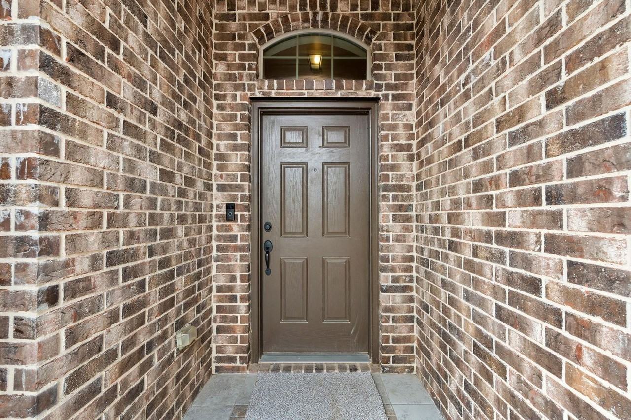 2120 Blakely Ct - Photo 4 of 50
