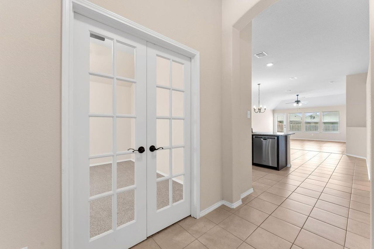 2120 Blakely Ct - Photo 5 of 50