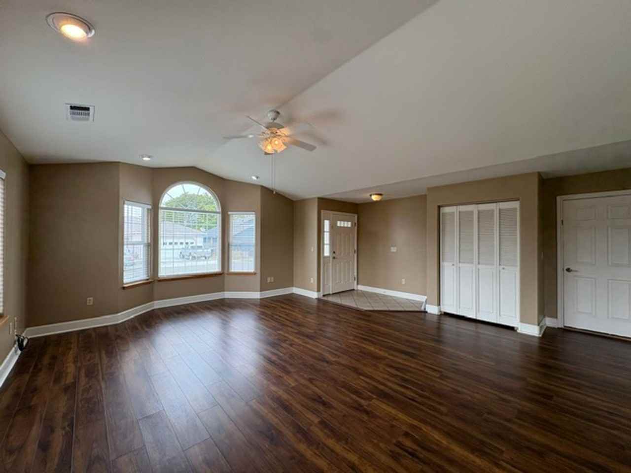 1200 Winchester Ave - Photo 2 of 21