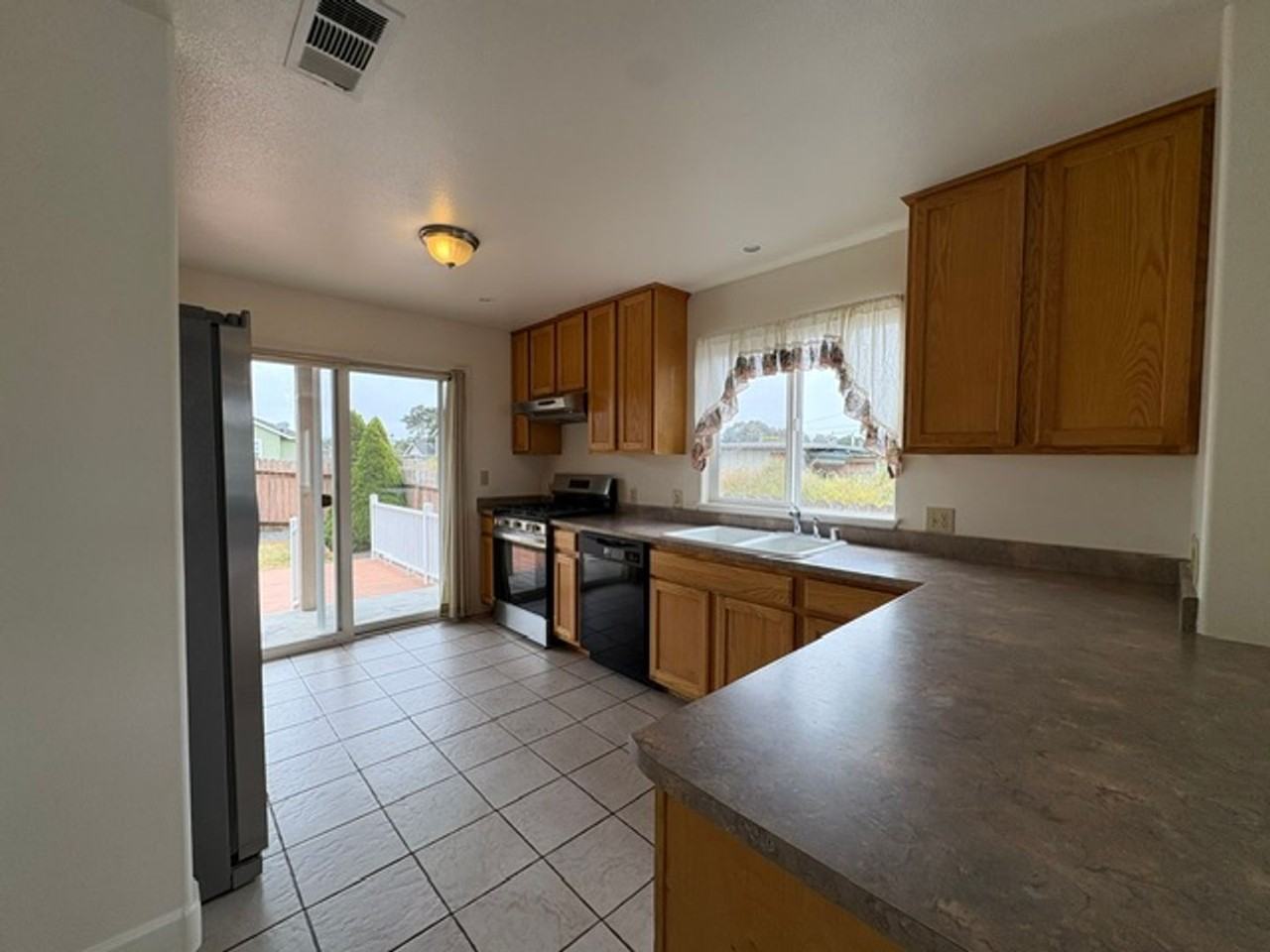 1200 Winchester Ave - Photo 3 of 21