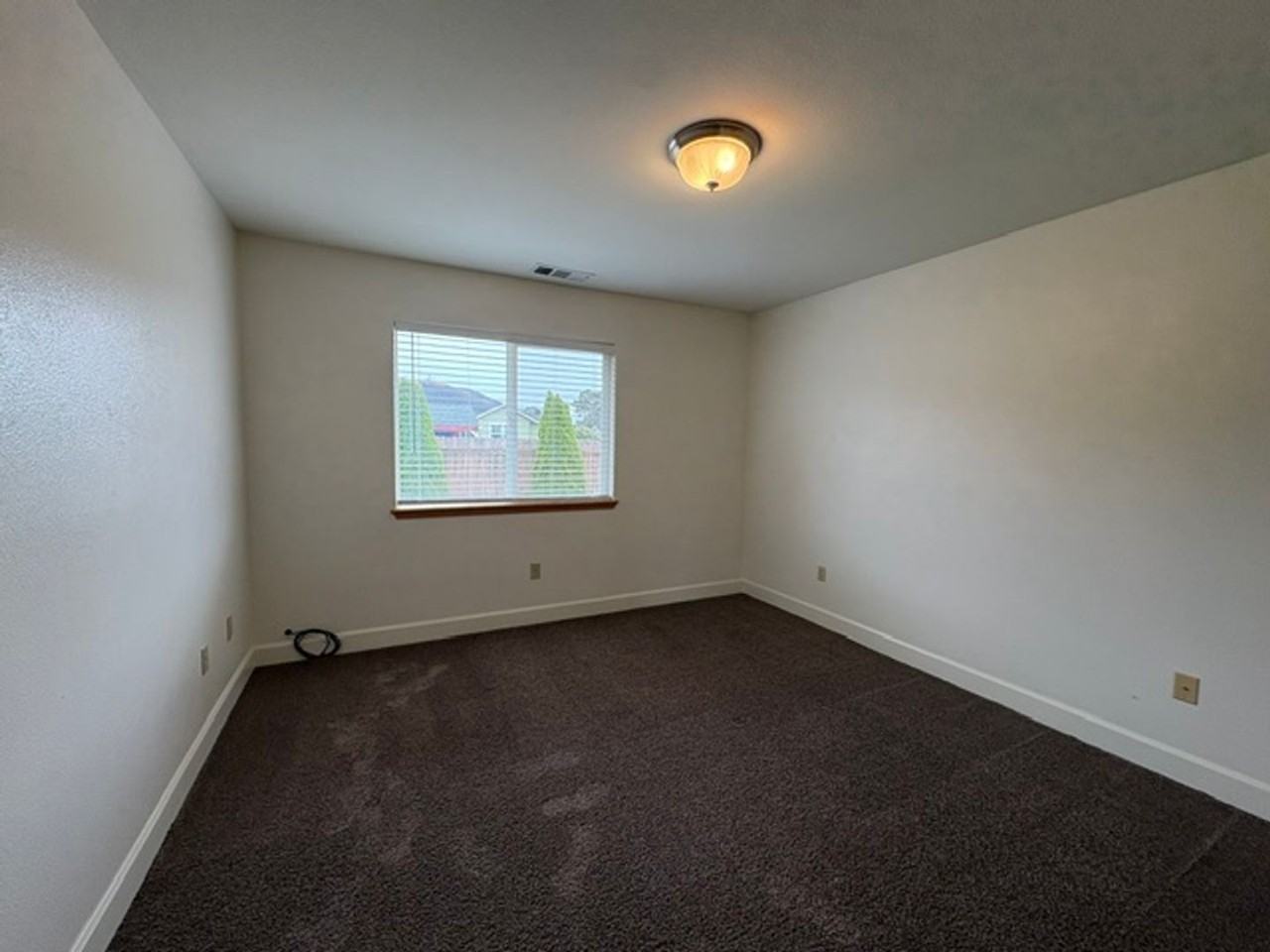 1200 Winchester Ave - Photo 6 of 21