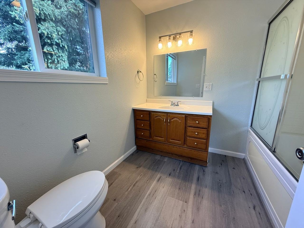 151 Ne 157th Ave - Photo 5 of 23