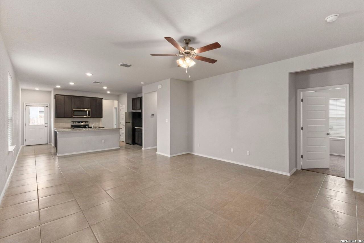 10019 Rancho Real Rd - Photo 5 of 17
