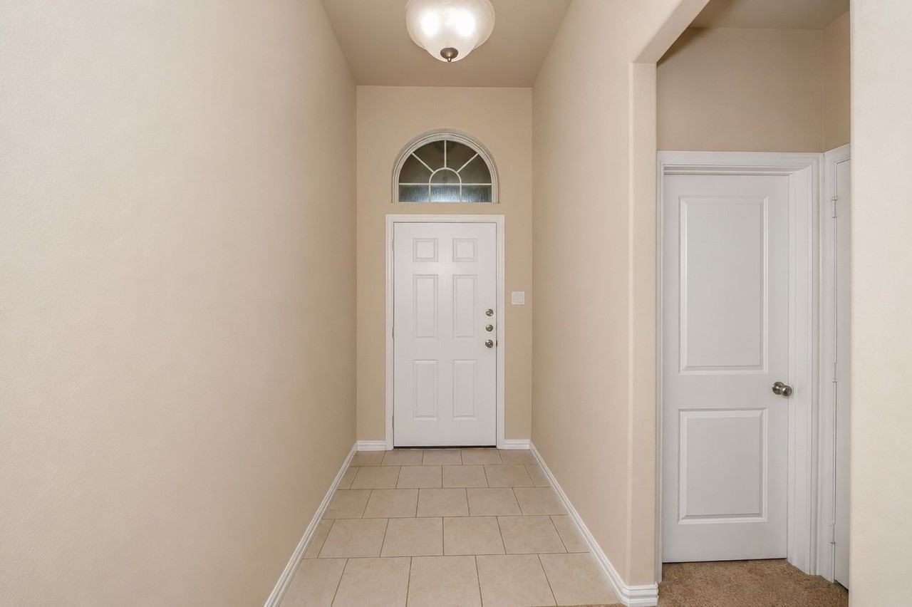 356 Emerald Creek Dr - Photo 3 of 32
