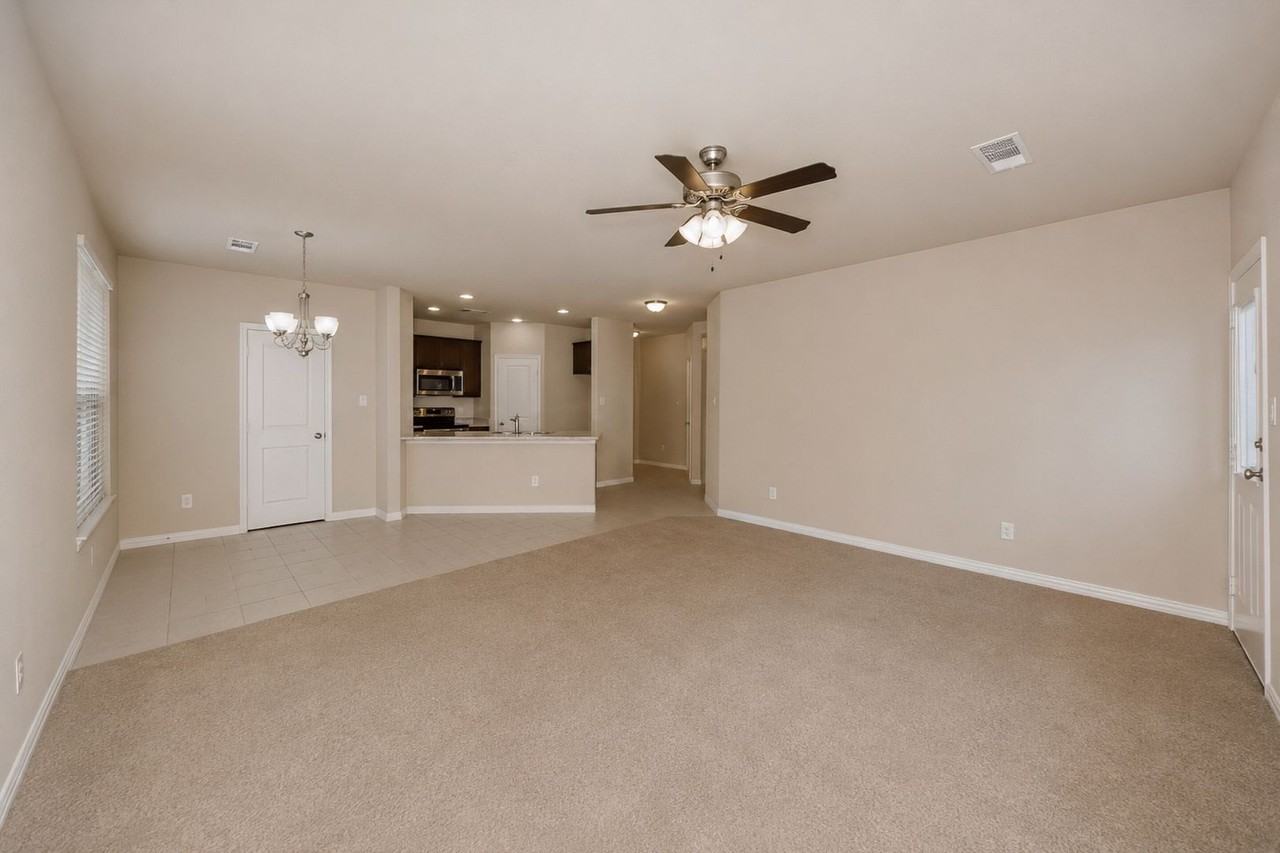356 Emerald Creek Dr - Photo 5 of 32
