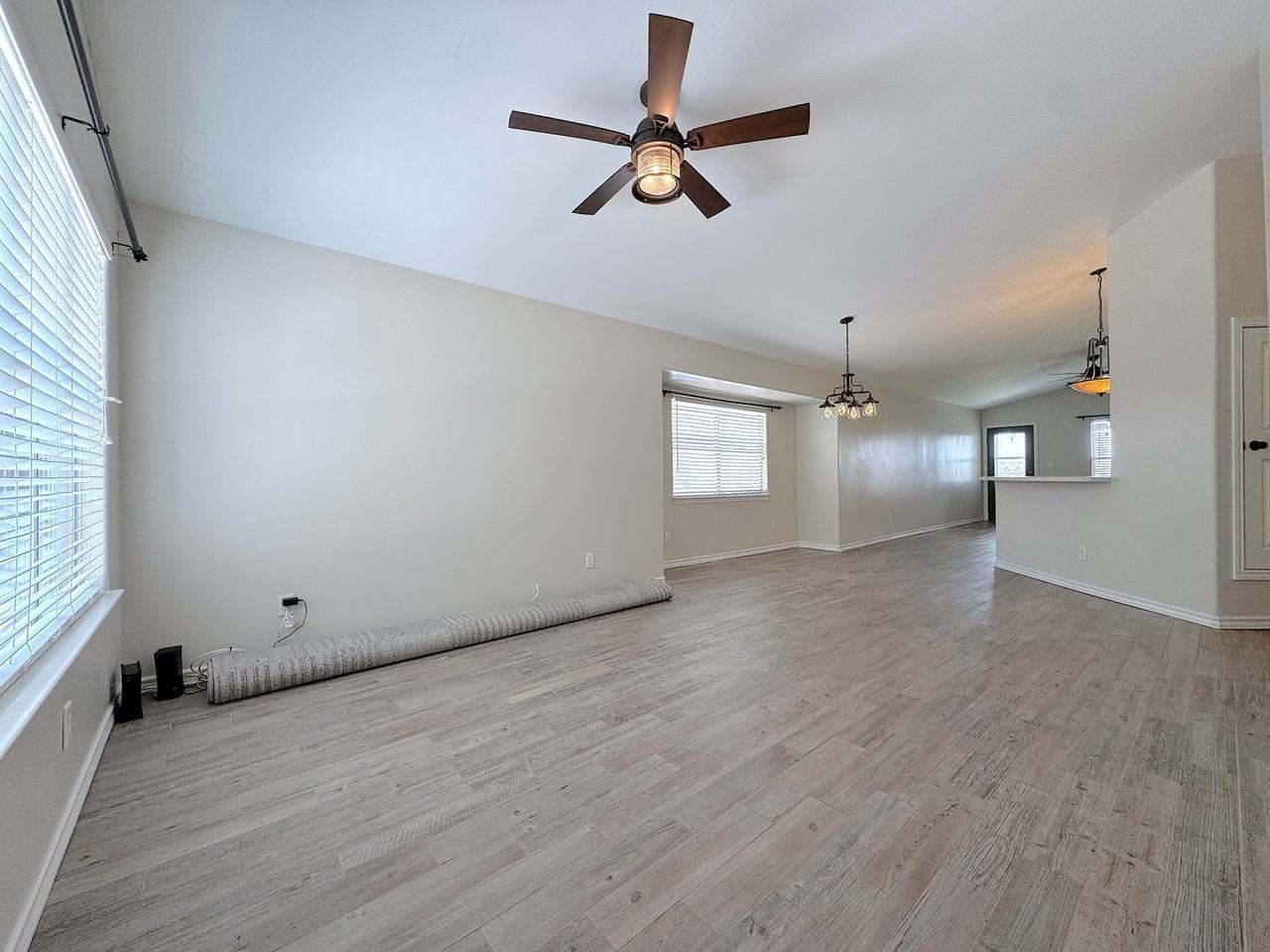 848 Sunset Park Dr - Photo 6 of 33