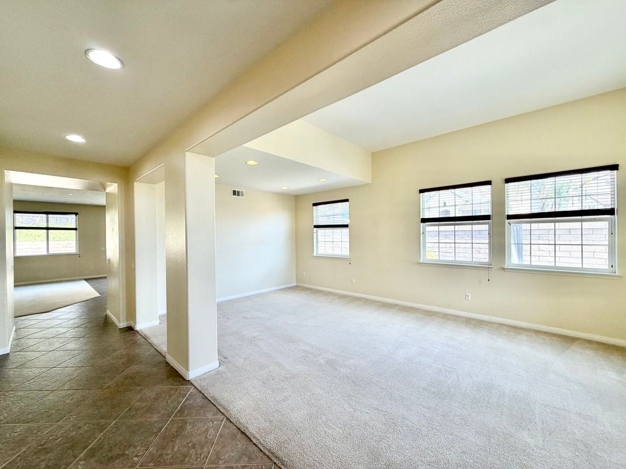 29998 Couples Ave - Photo 5 of 47