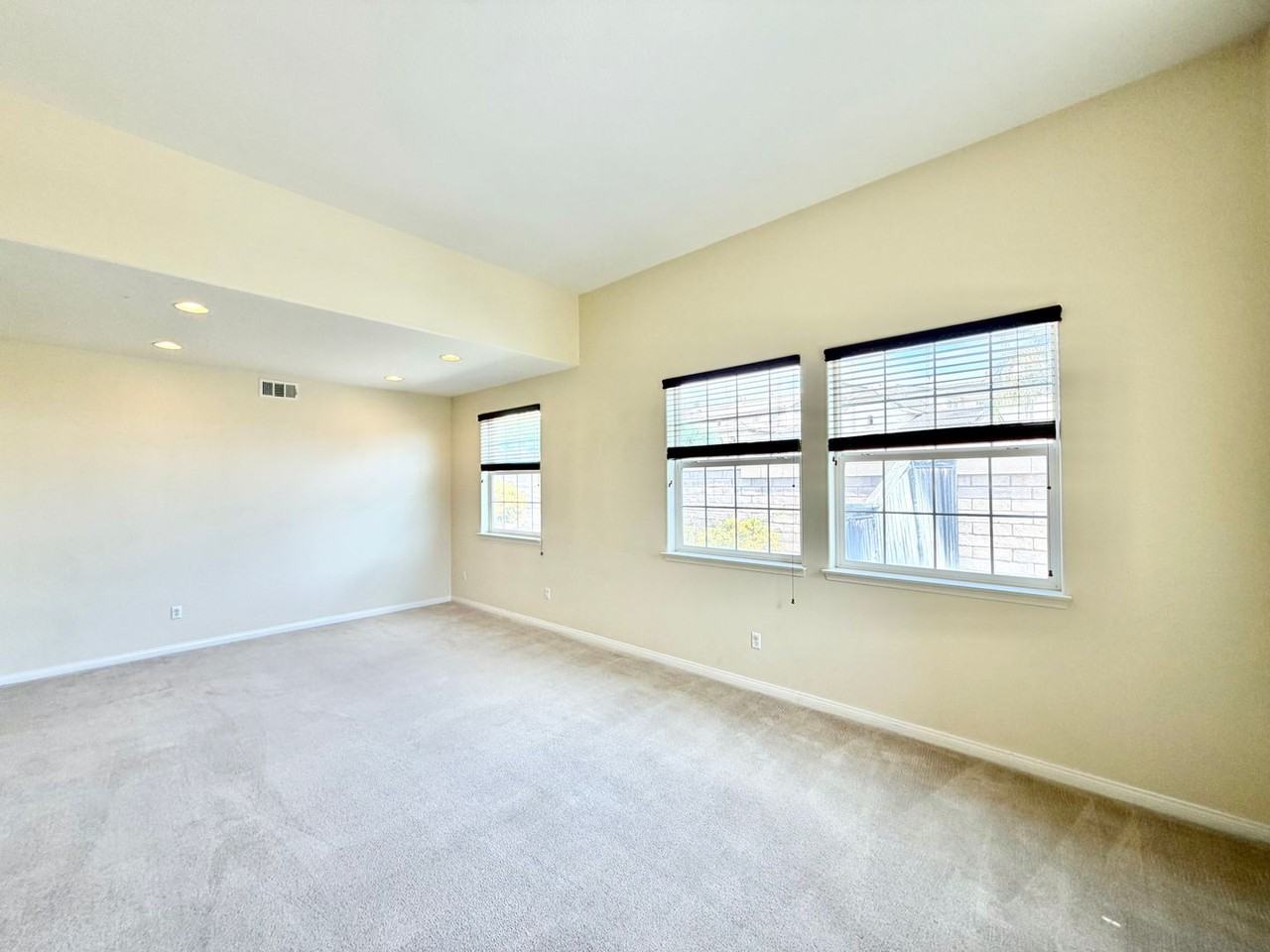 29998 Couples Ave - Photo 6 of 47