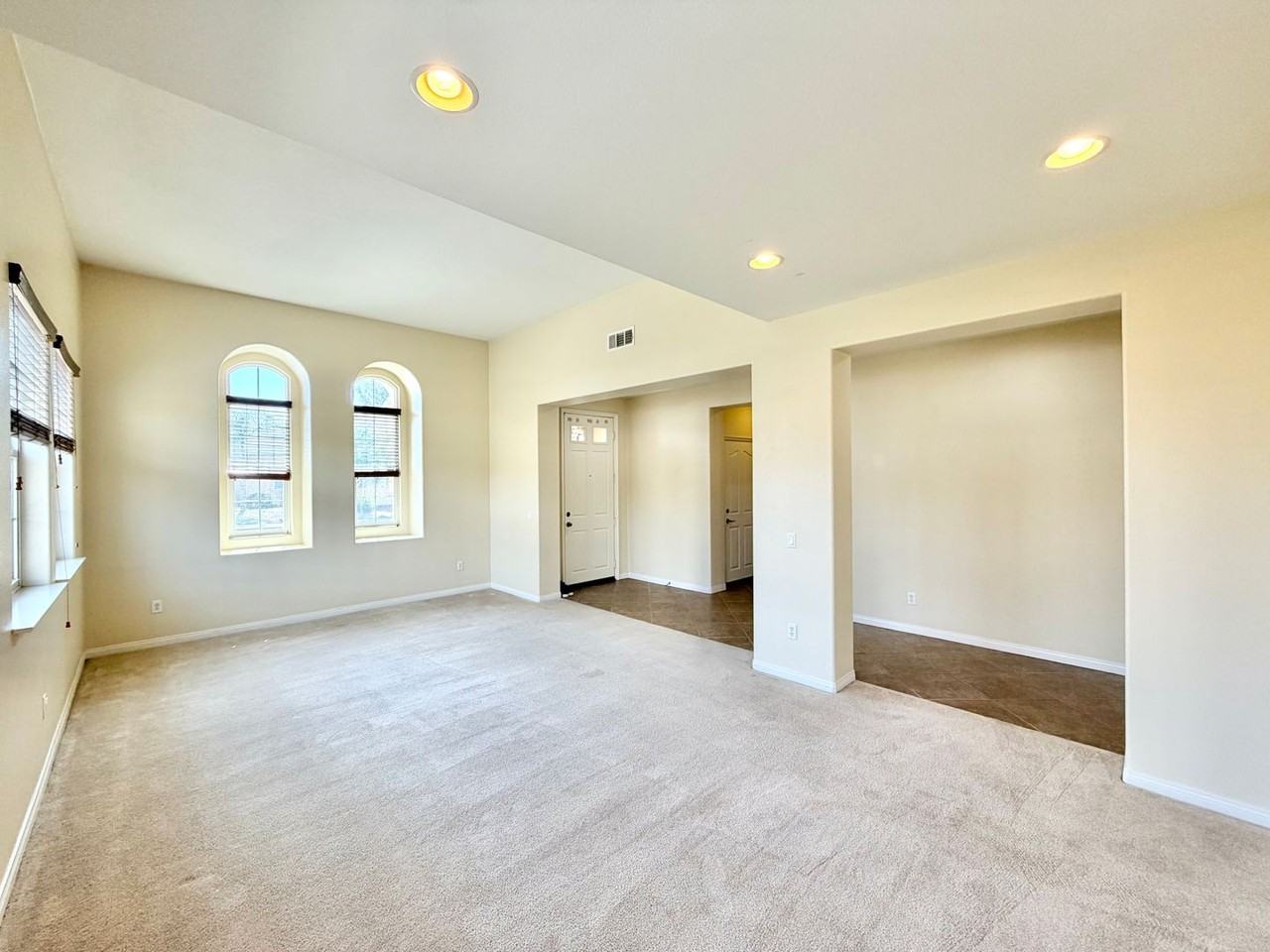 29998 Couples Ave - Photo 7 of 47