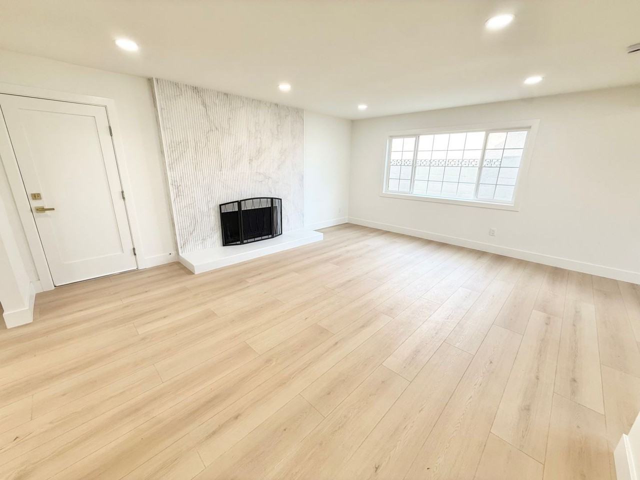 2902 E Winfield Ave - Photo 2 of 33