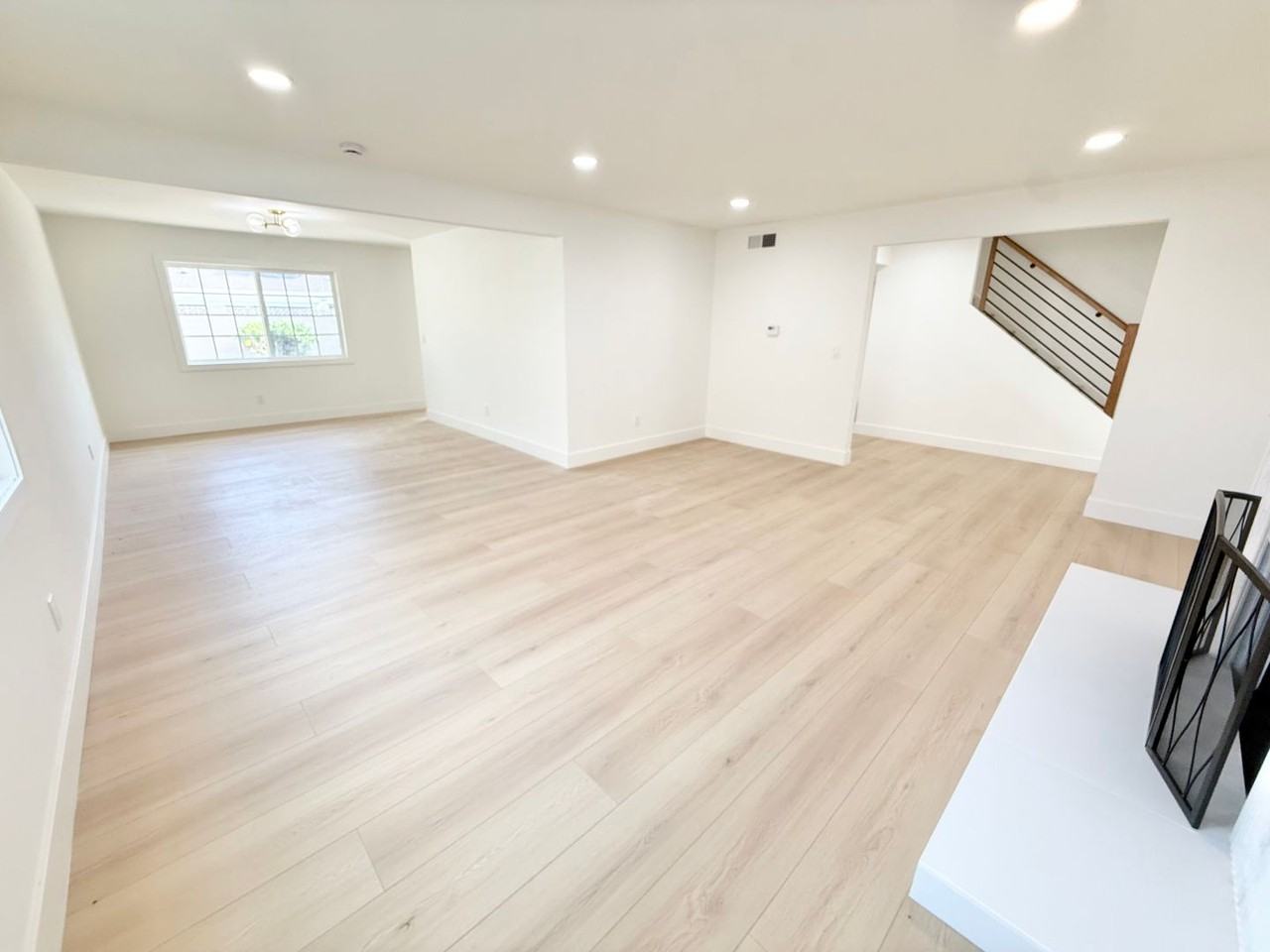 2902 E Winfield Ave - Photo 3 of 33