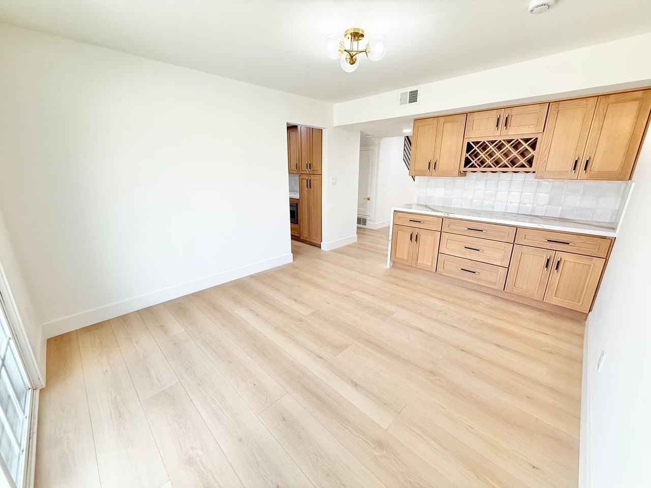 2902 E Winfield Ave - Photo 5 of 33