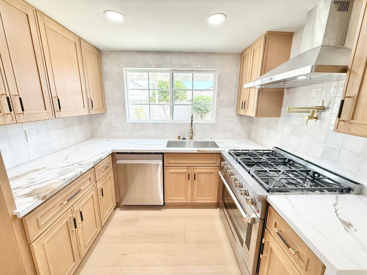 2902 E Winfield Ave - Photo 7 of 33