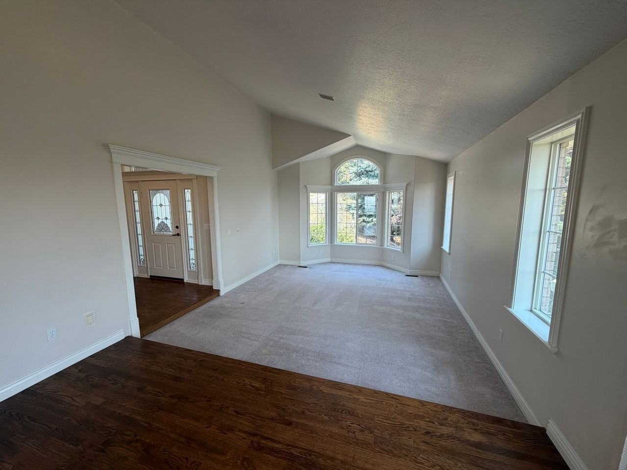 1835 N Beechwood Dr - Photo 3 of 50