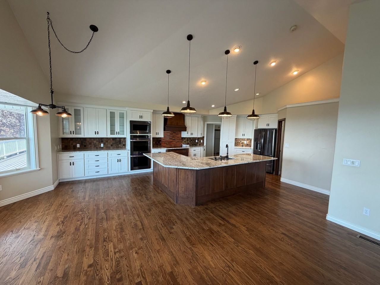 1835 N Beechwood Dr - Photo 6 of 50