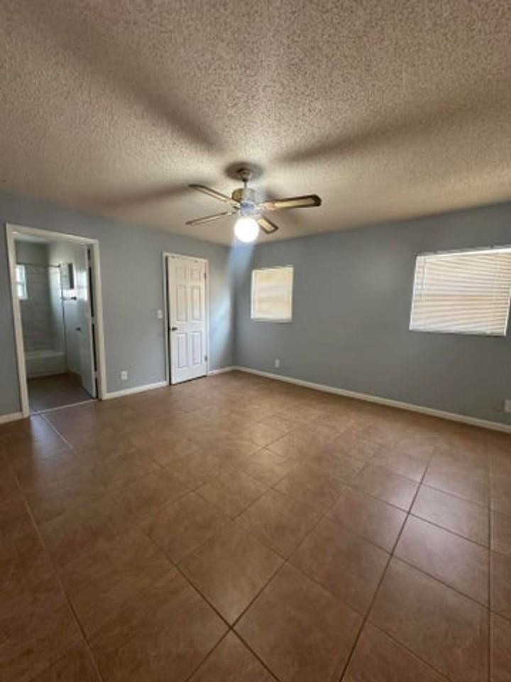 641 641 W 9th 2, - Photo 2 of 10