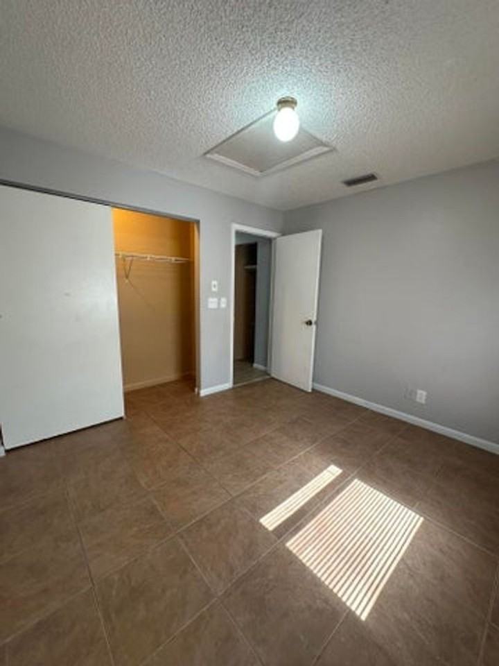 641 641 W 9th 2, - Photo 4 of 10