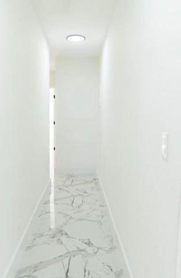 1070 Sw 18th St - Photo 7 of 11