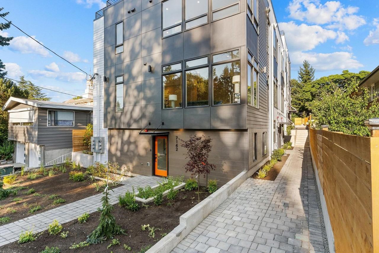 7150 47th Ave Sw - Photo 3 of 34