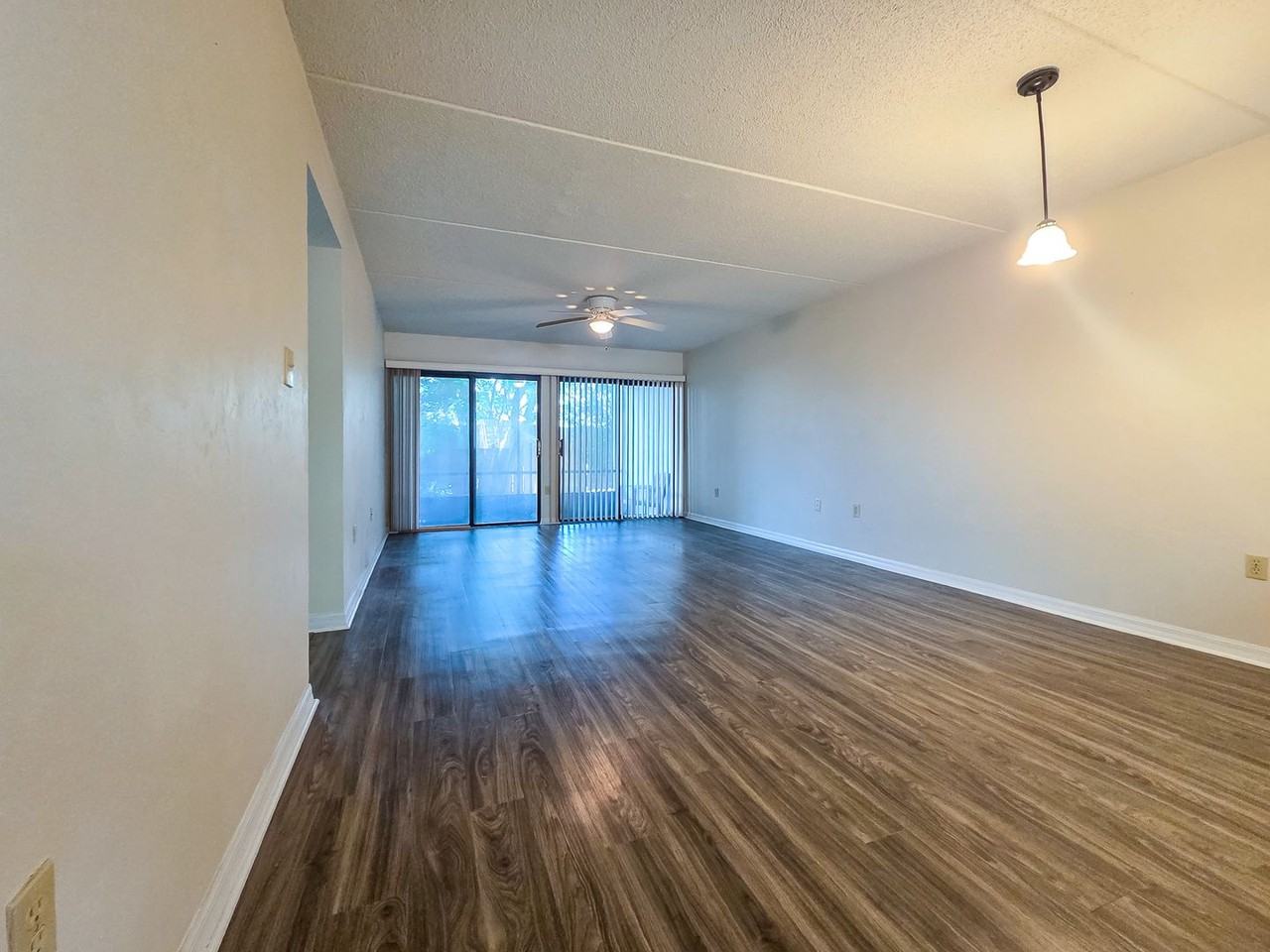 1634 Sw 16th St - Photo 3 of 30