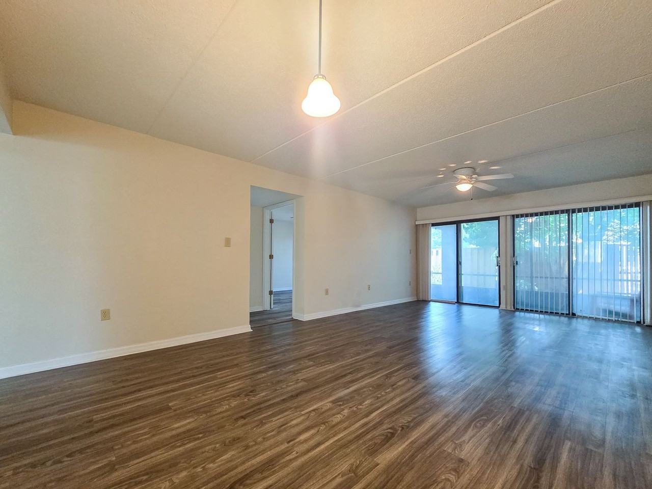 1634 Sw 16th St - Photo 5 of 30