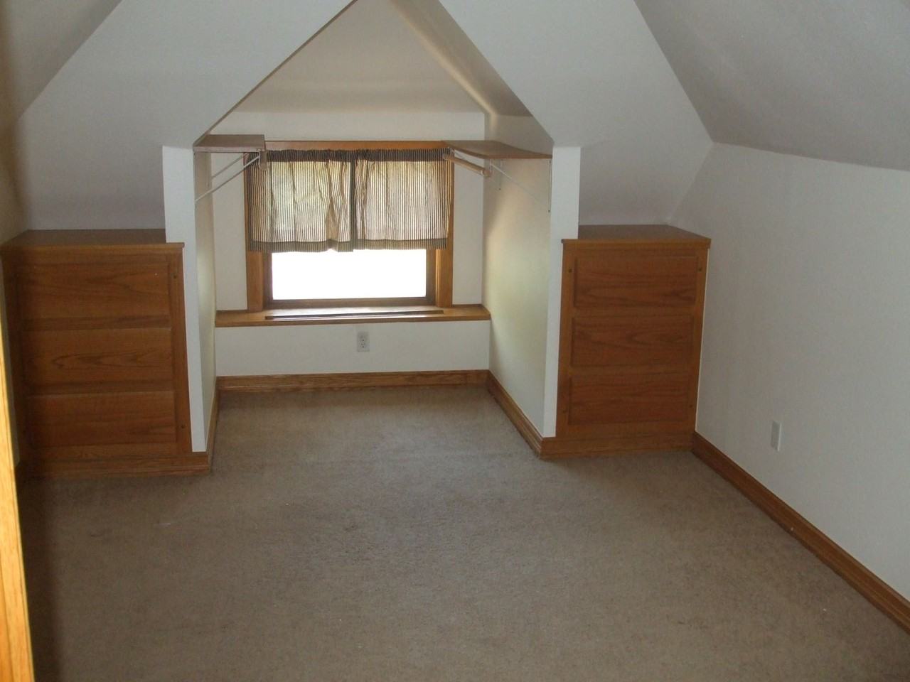 669 S Sherman St - Photo 3 of 20