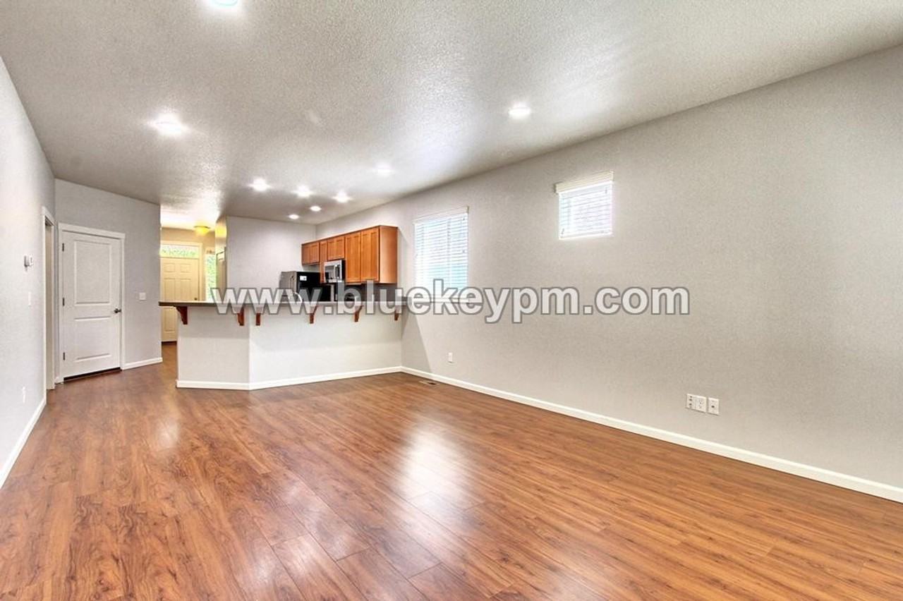 1200 Se Rasmussen Blvd - Photo 6 of 21