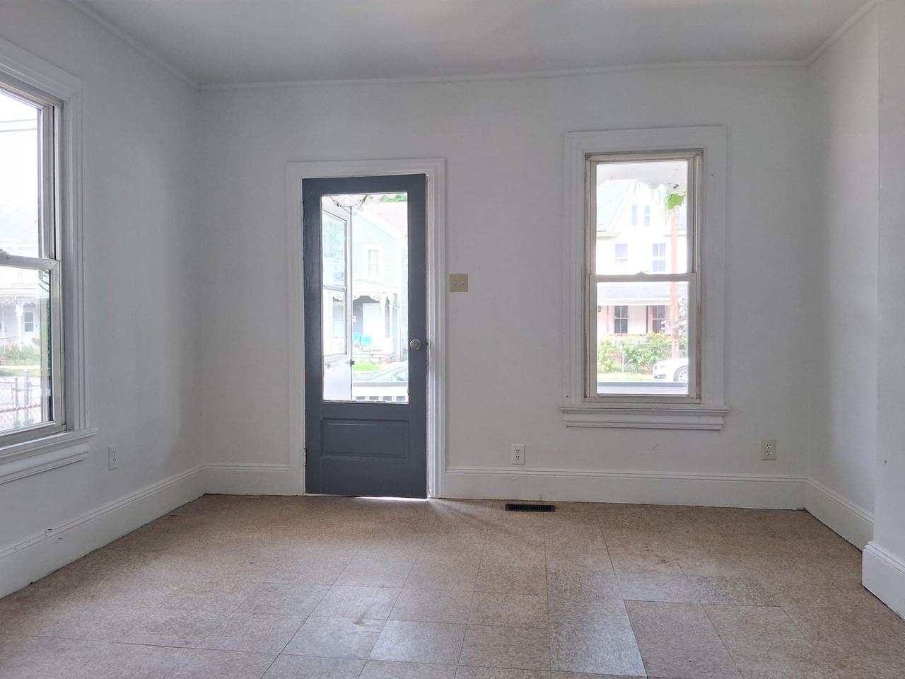 113 Church St - Photo 3 of 23