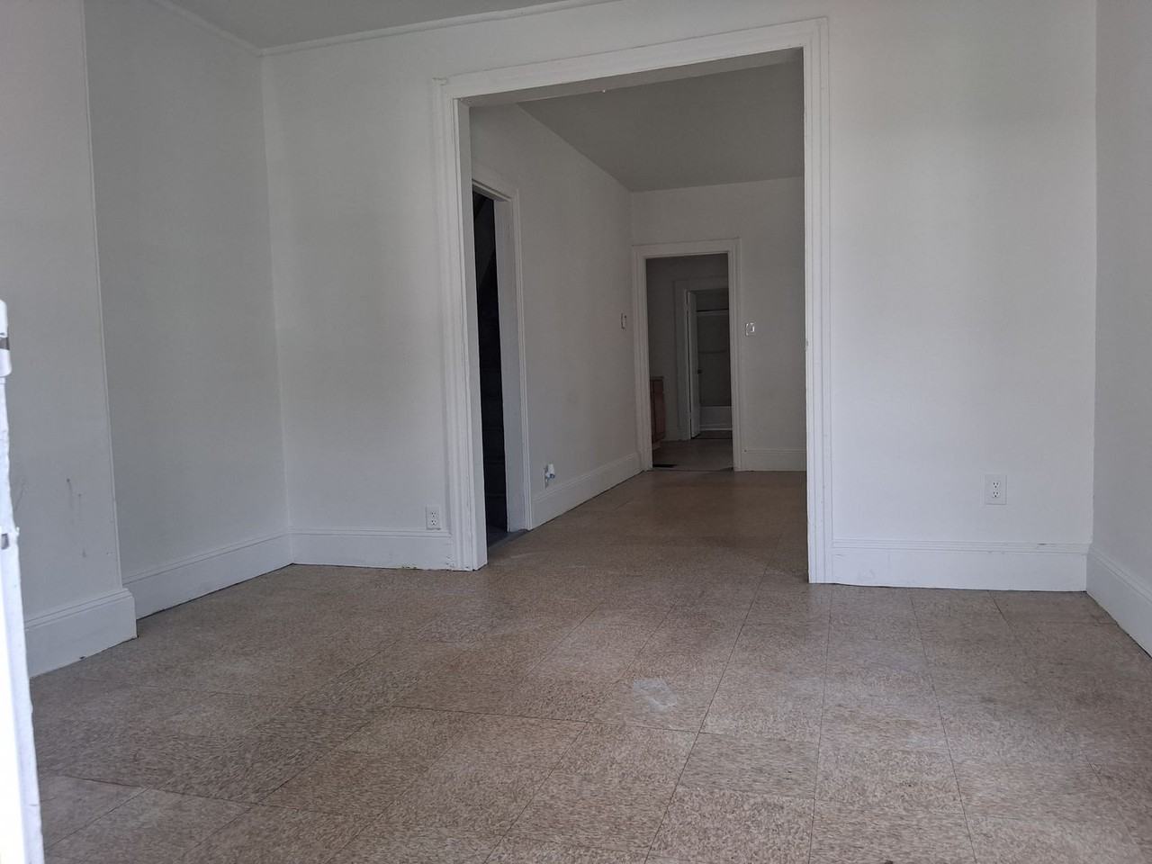 113 Church St - Photo 4 of 23