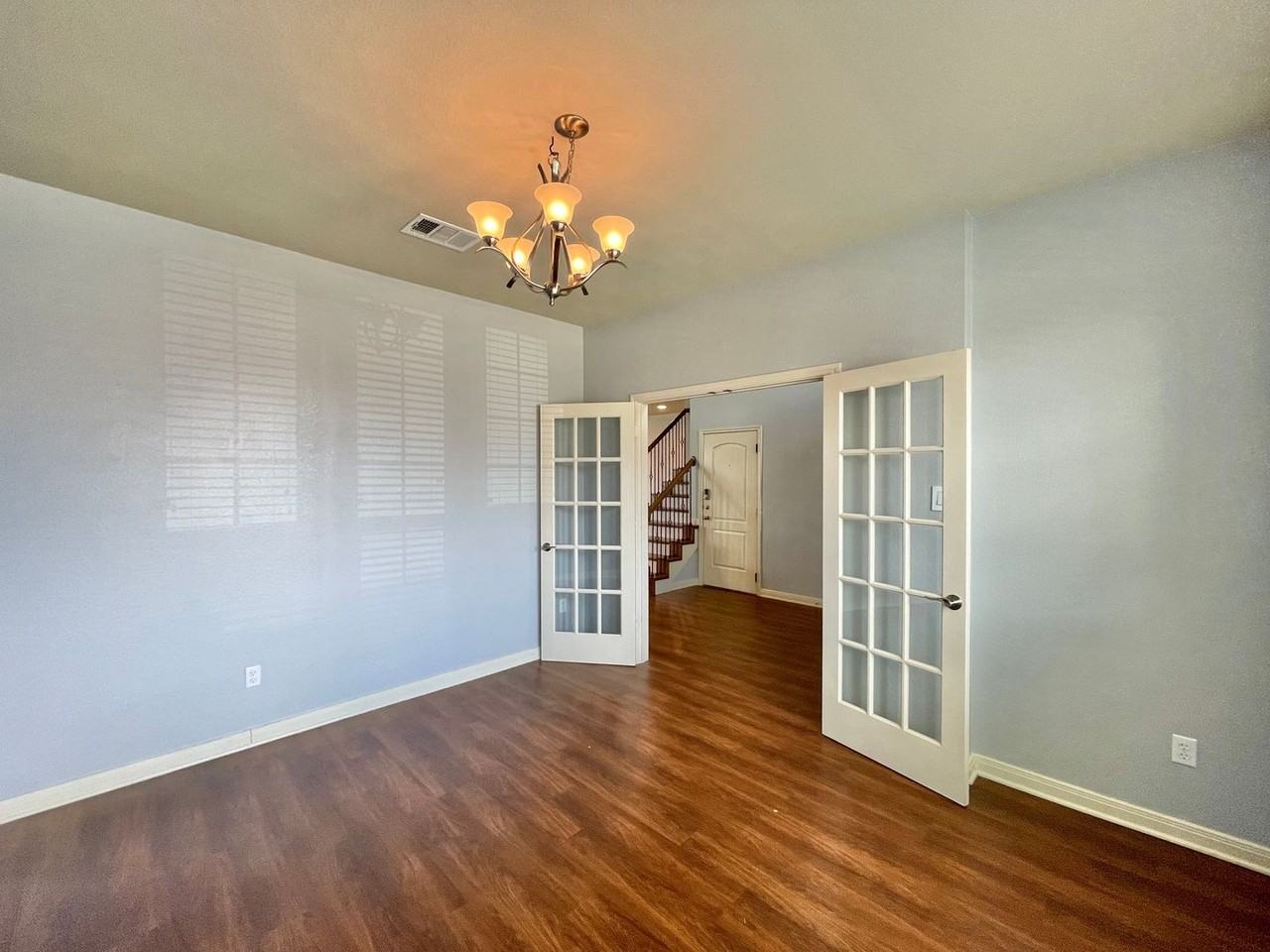 3607 Rusack Dr - Photo 3 of 37