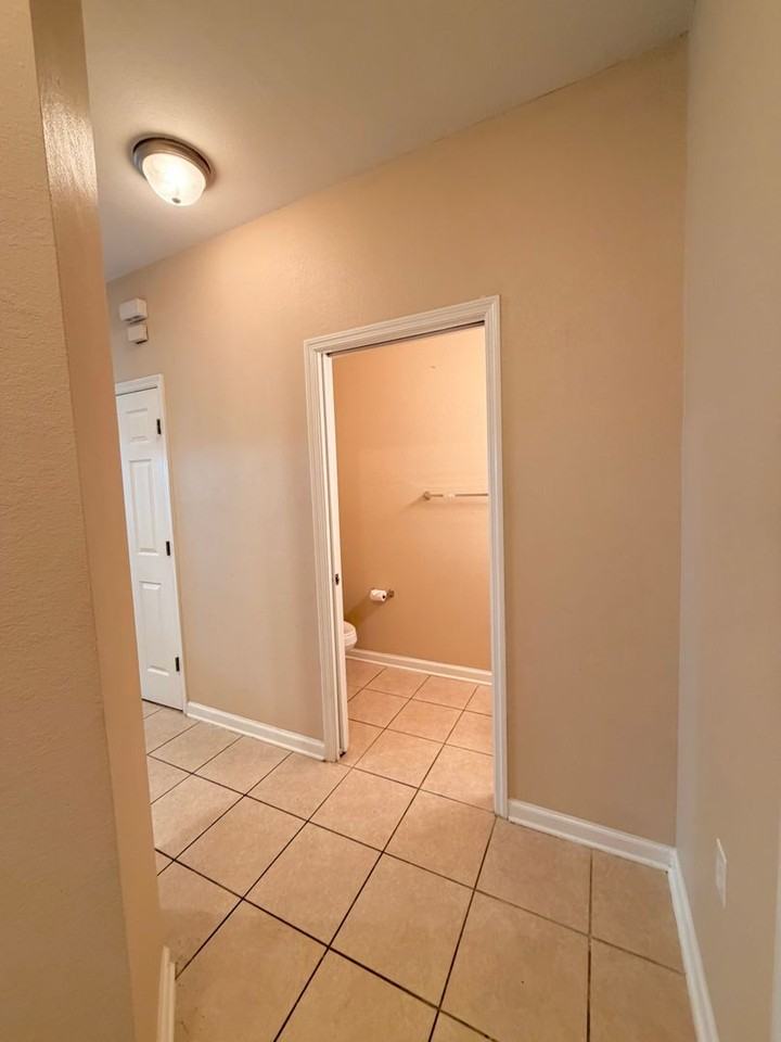 1320 Hendrix Rd #207 - Photo 5 of 47