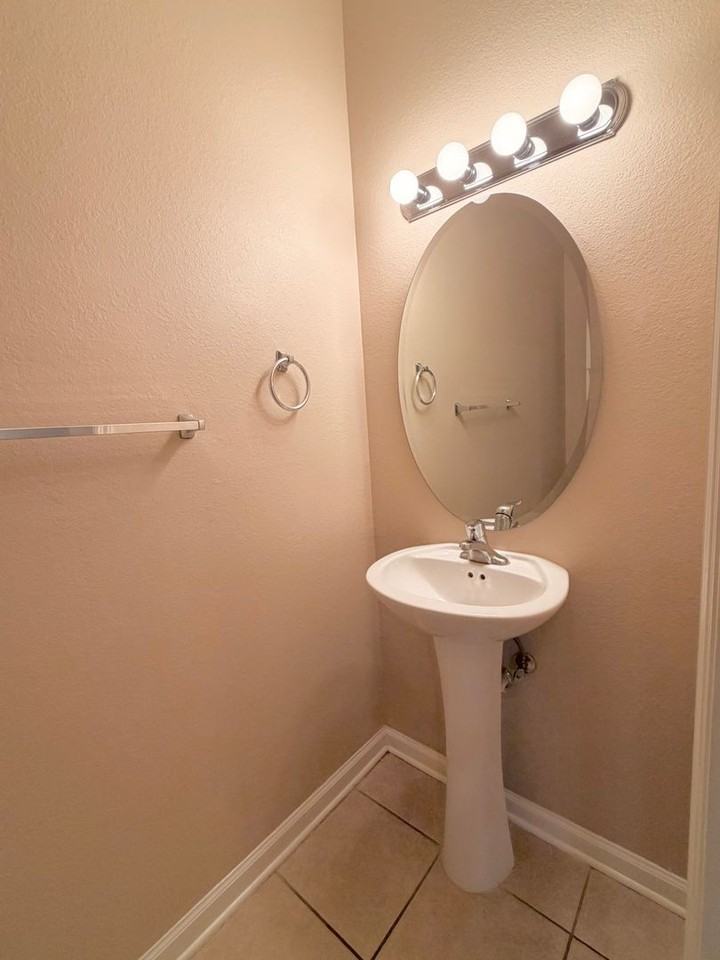 1320 Hendrix Rd #207 - Photo 7 of 47