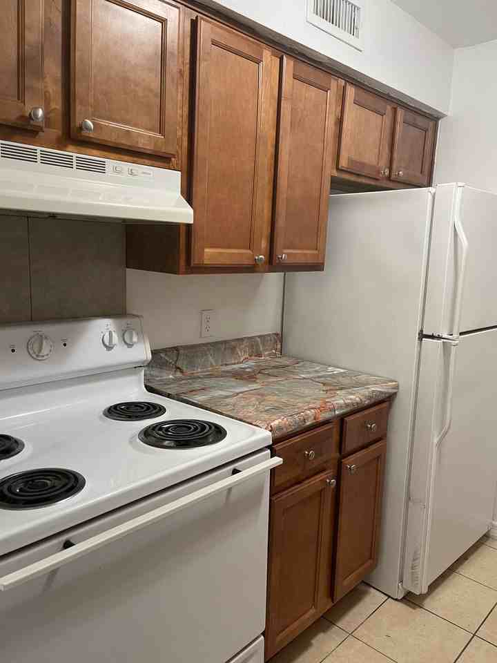 405 Wymore Rd - Photo 2 of 11
