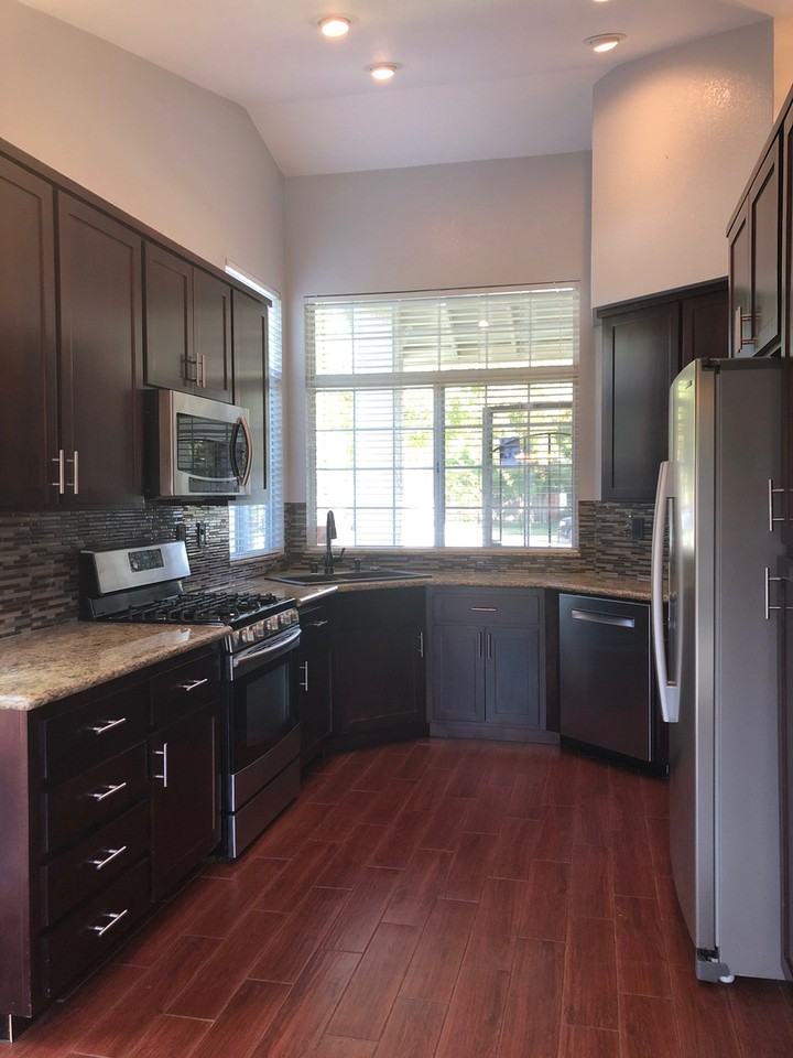 7677 Auburn Ridge Ct - Photo 4 of 24