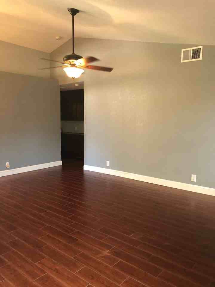 7677 Auburn Ridge Ct - Photo 6 of 24