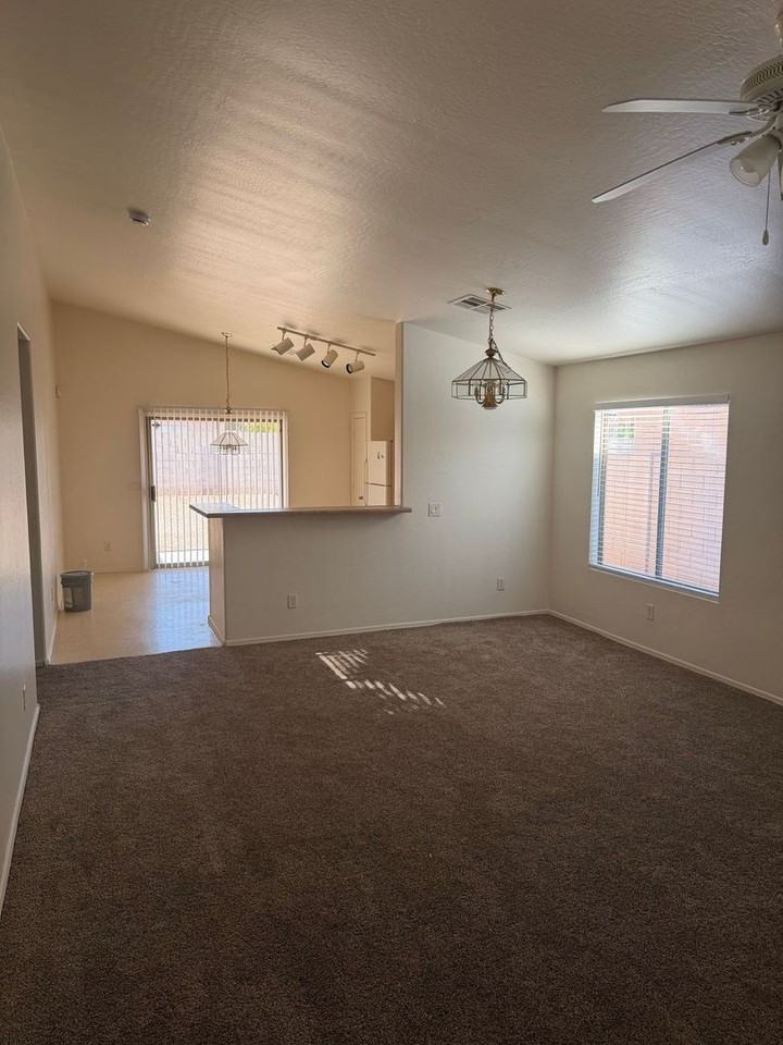 1225 W Darrel Rd - Photo 4 of 19