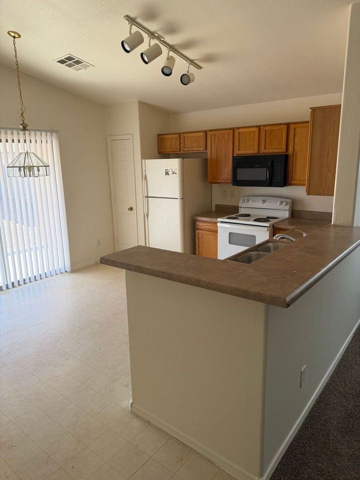 1225 W Darrel Rd - Photo 6 of 19