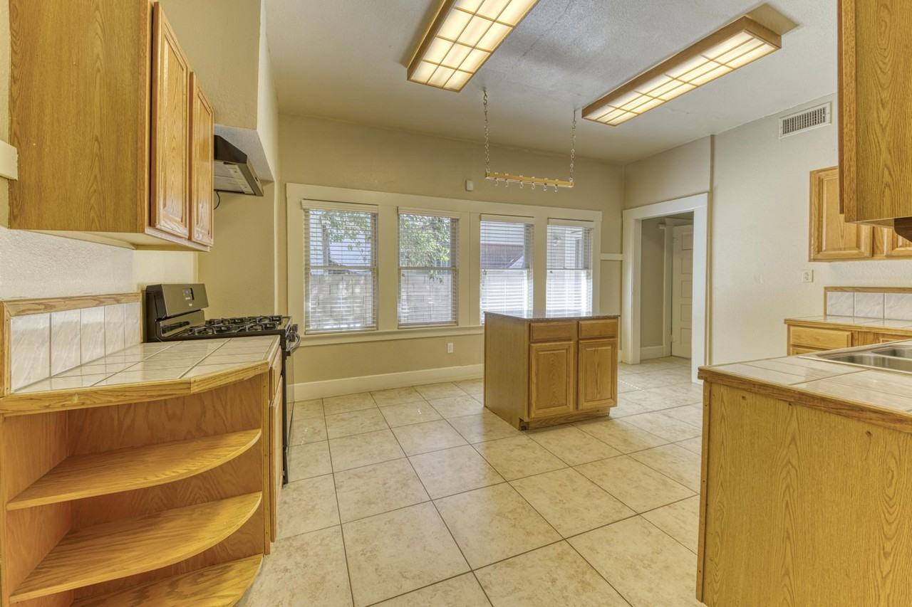 734 E Peralta Way - Photo 5 of 14
