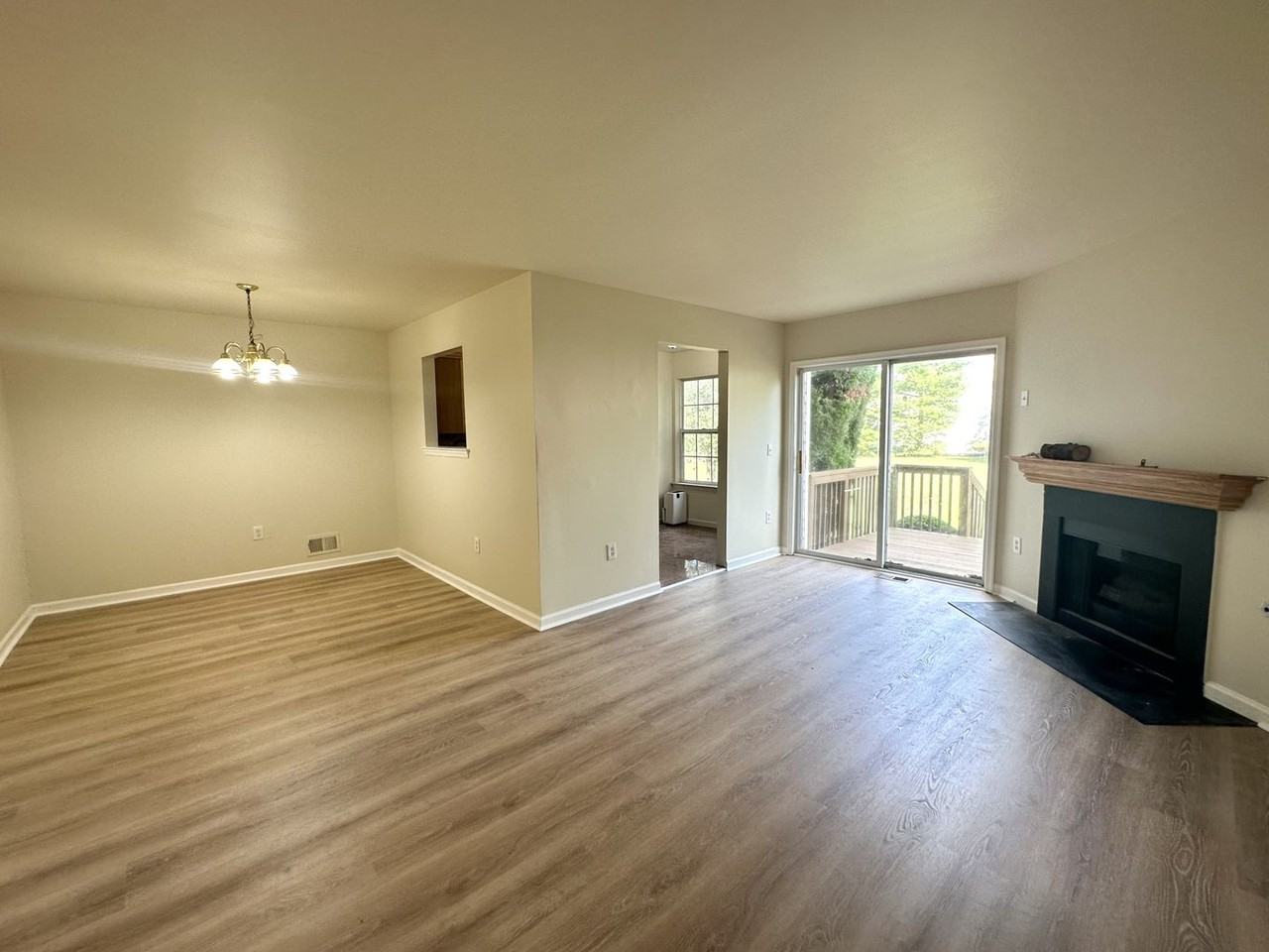 52 Victoria Dr - Photo 3 of 13