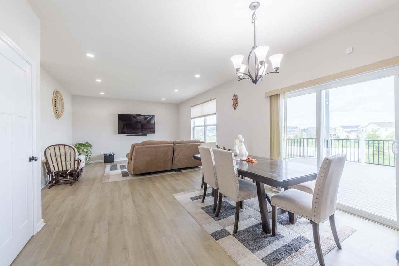 Hartlin Ave - Photo 4 of 32