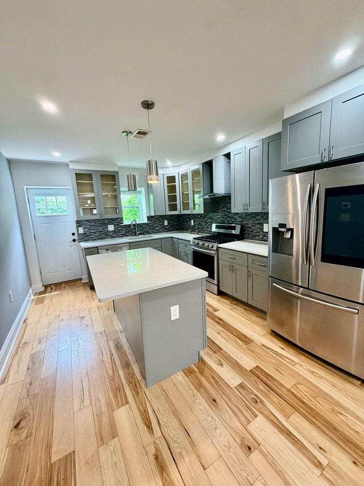 640 Emily St - Photo 4 of 34