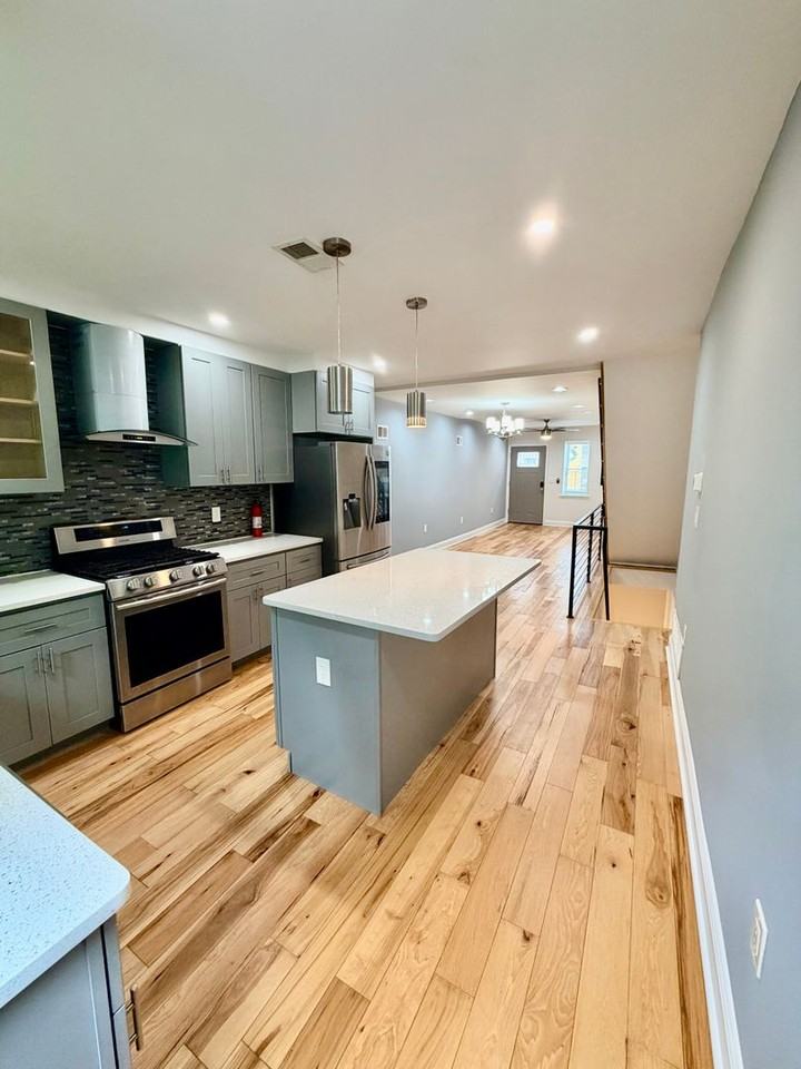 640 Emily St - Photo 6 of 34