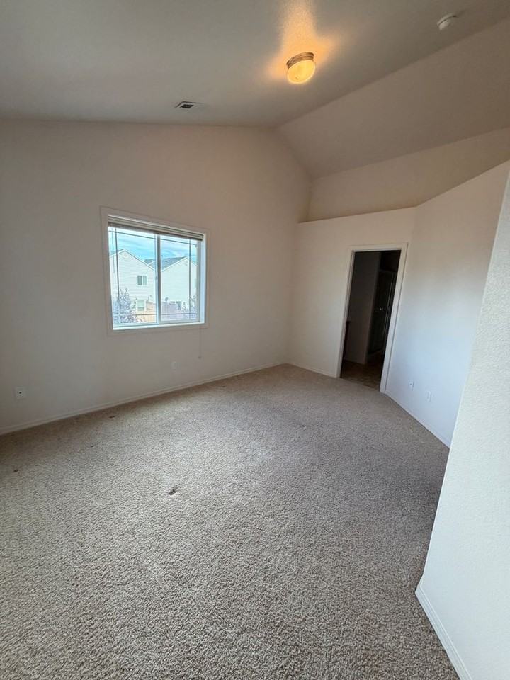4802 Porlier Ln - Photo 5 of 15