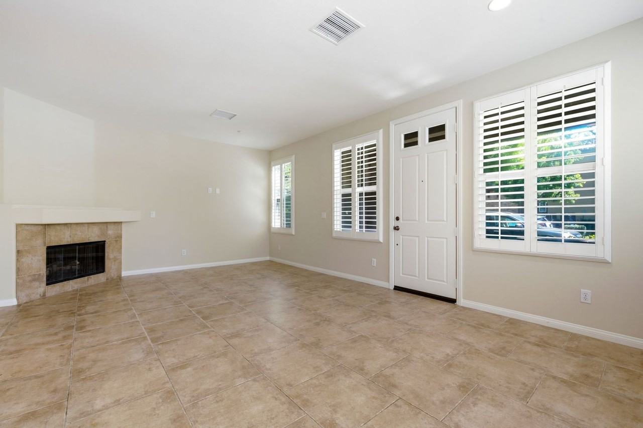 119 Coral Rose - Photo 3 of 15