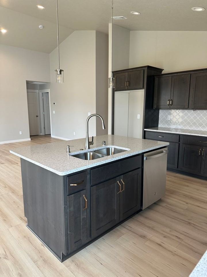 3309 W Crabapple Ct - Photo 5 of 16