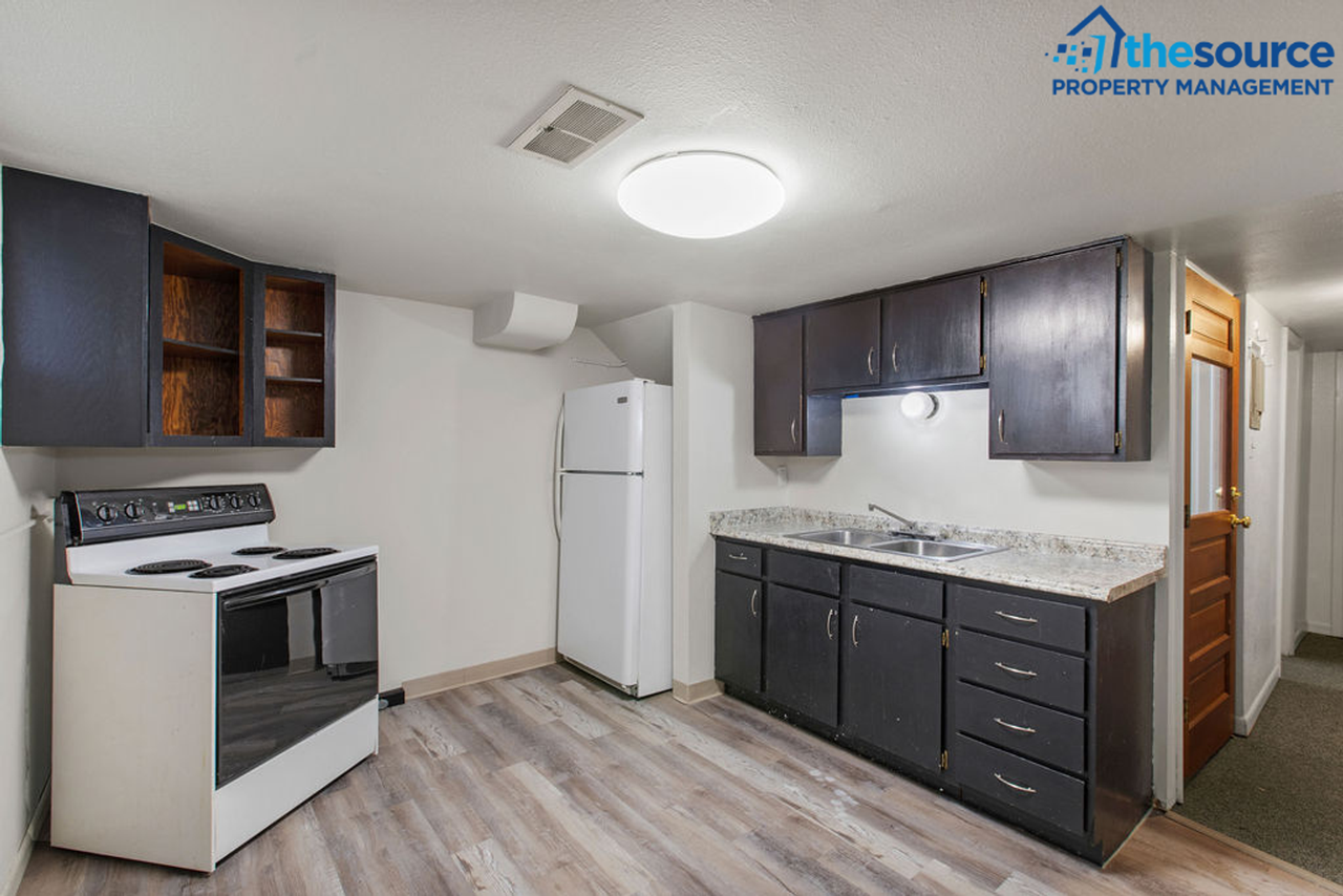 1020 16th St - Photo 4 of 17